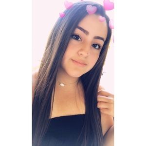 Meet your Posher, Danyelle